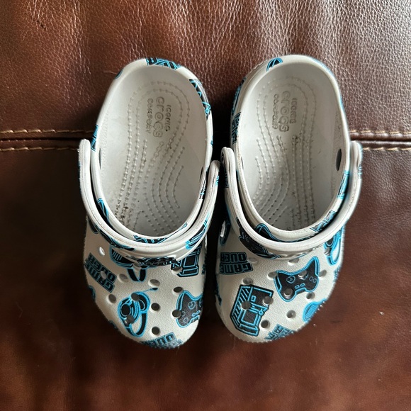 Boys crocs size 9 - Picture 4 of 5